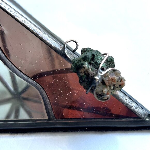 Vintage Glass Trinket Box signed by artist, Triangular PYRAMID leaded glass box - Picture 4 of 16